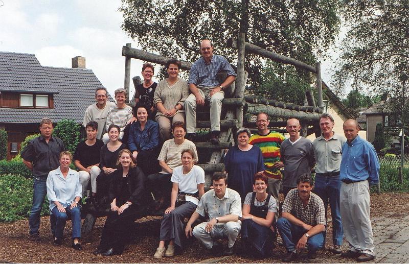 1999-2000 team.jpg